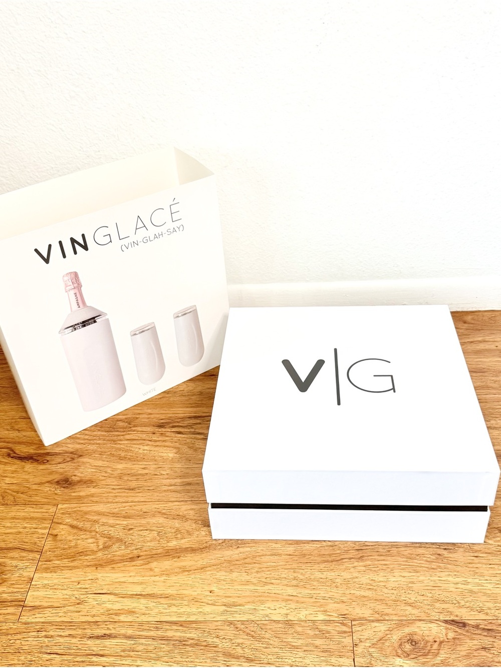 NEW Vinglacé Wine & Champagne Chiller Gift Set White with 2 Champagne Flutes - Picture 2 of 7
